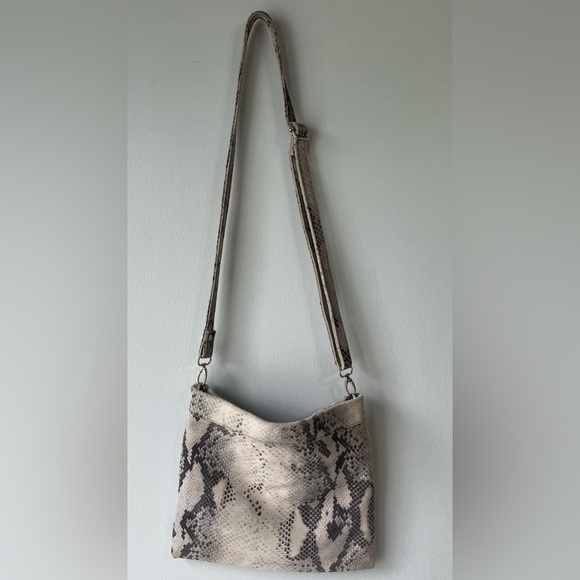 CoFi genuine leather Jess grey snake print crossbody bag - Picture 1 of 6